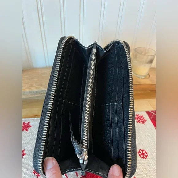 Chloe Paddington Long Wallet - Picture 9 of 14